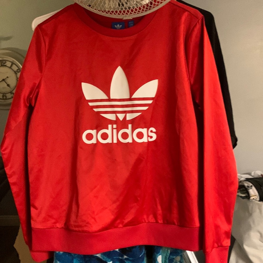Adidas pullover sweatshirt style sweater. Size adult S